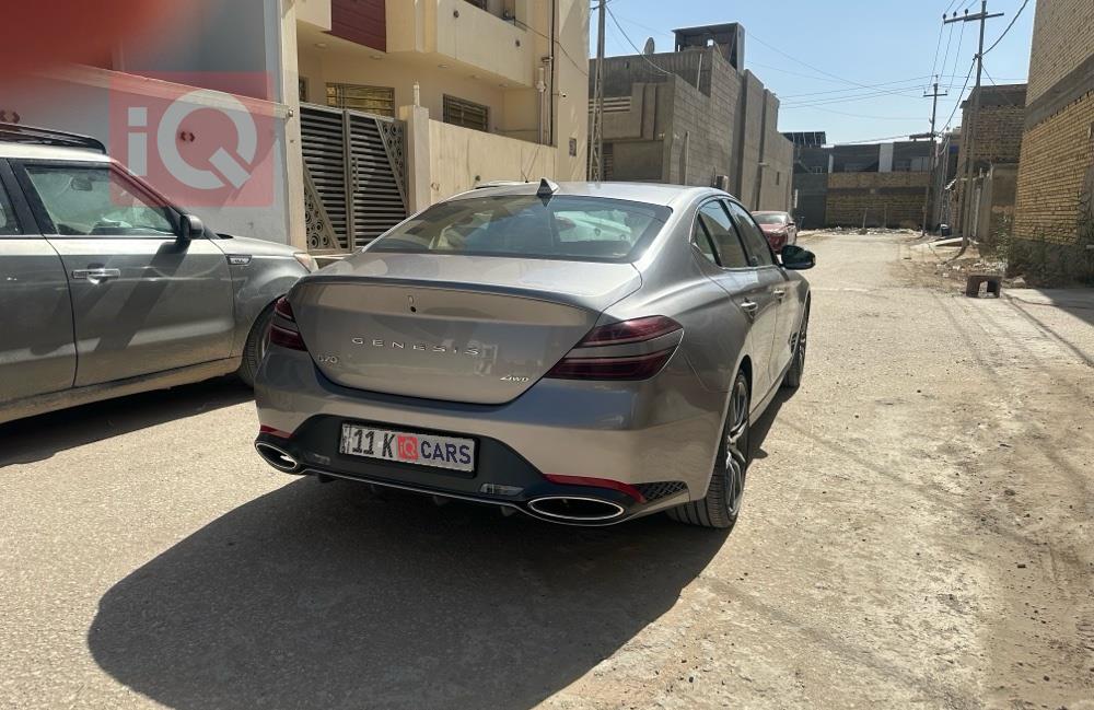 جنسس G70